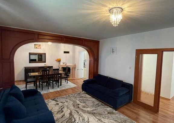 Senec House | 4 Bedroom Elegant, beautiful and spacious home with a botanical garden