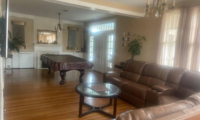 Broadmoor House | 4 Bedroom Gem And All Dat Jazz!!!