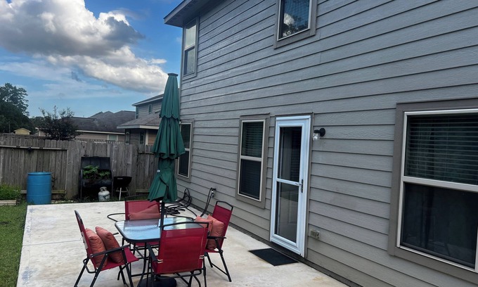Conroe House | 4-bedroom house in welcoming Conroe with office space and game room, WiFi
