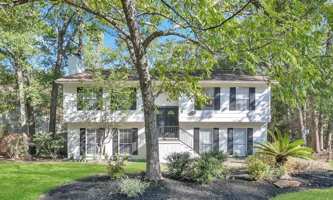 Grogan's Mill House | 4 Bedroom House w/ Pool/Hot Tub. Family/Pet Friendly;5 min to Mall/Music/Golf.