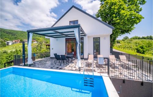 Jastrebarsko House | 4 Bedroom Nice Home In Ivancici