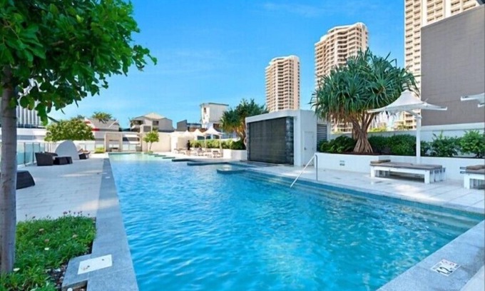 Surfers Paradise Apartment | 4 HUGE SMART TV"S - Level 31 3 bedroom Ocean H Residence