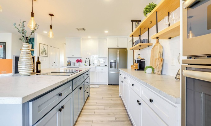 Shalimar Cottage | 4 Mi to Dtwn: Home w/Fire Pit & Patio in Tempe