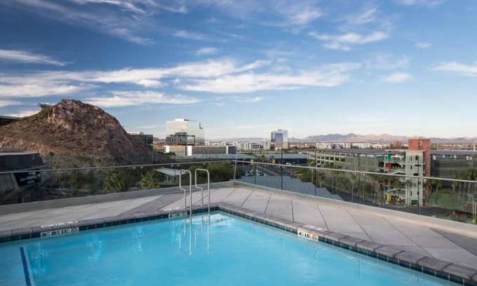 Tempe Hotel | 4 Modern Rooms – Near Desert Garden, Local Trails, & City Nightlife
