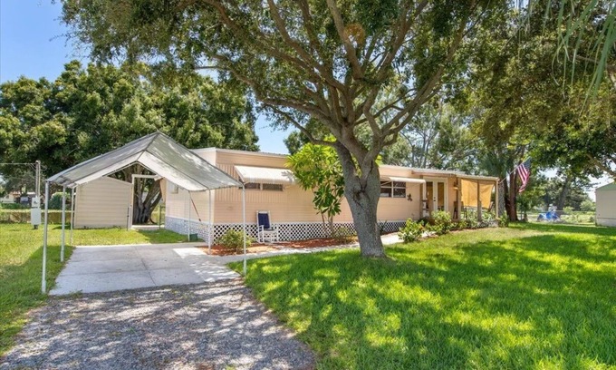 Taylor Creek House | 4 Oaks Oasis 2BR/2BA/Pullout couch