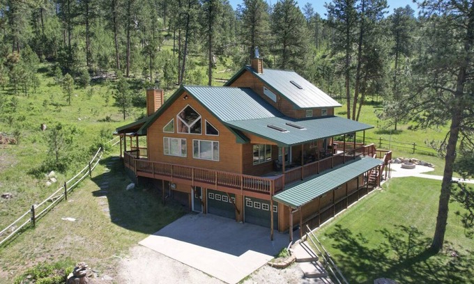 Hill City Cabin | 4 wheeling and snowmobiling heaven