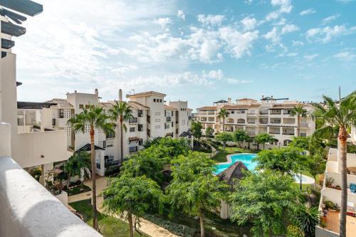 San Luis de Sabinillas Apartment | 40 Comfortable apartment next to Puerto De La Duquesa