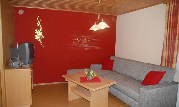 Thening Apartment | 40 m2 große FeWo mit Südbalkon und herrlicher Aussicht