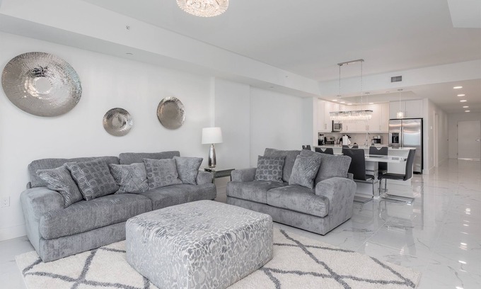 Island Estate Condo | 403, Water View-Clearwater Bch in 6 min, Pool/Gym