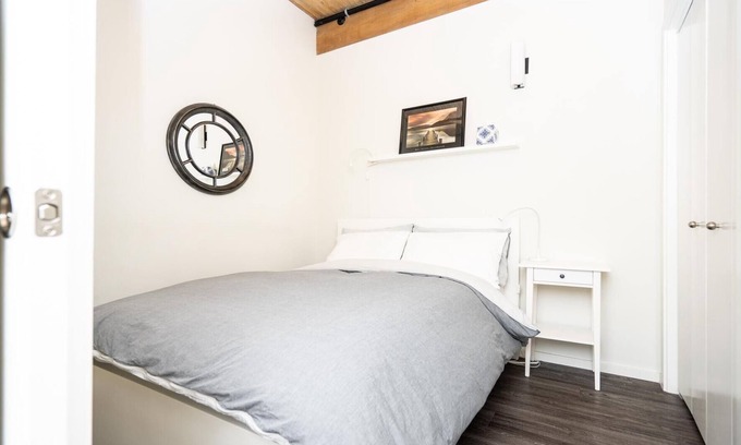 Exchange District Condo | (409) Market Ave+Exchange District+2BR 1BATH +Fast WiFi(139)