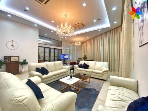 Subang Jaya Villa | 40P, Subang Villa with Pool/BBQ/Karaoke/Meeting