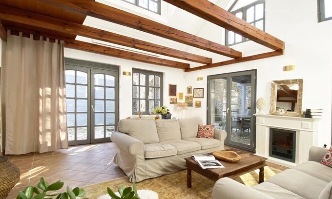 Tilaj House | 44 George House - Pool, Jacuzzi, Sauna, View