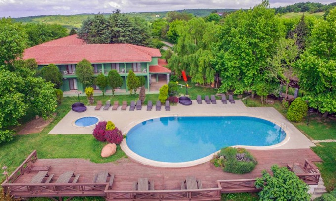 Arnavutkoy District Hotel | 45 m² Hotel ∙ 127 guests