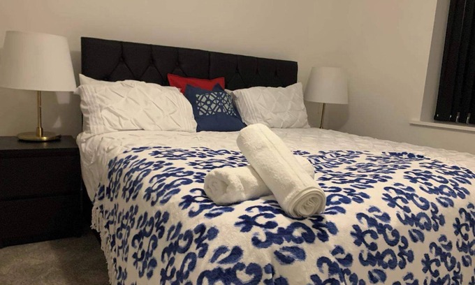 South Ockendon House | 4bed House - Direct Links Into Central London