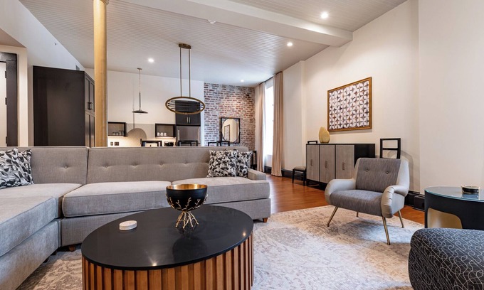 Central Business District Hotel | 4BR Group Trip 2 Blocks from Bourbon St | The Mayfair