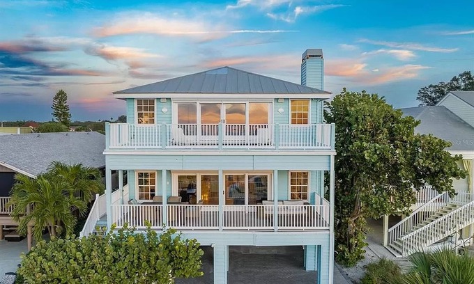 Indian Shores House | ☀️4BR Walks On The Shore - STUNNING Beachfront Home with Private Guest House☀️