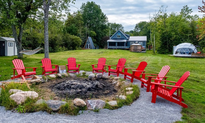 Scugog Cottage | 5-Acre Waterfront Cottage w/sauna & Hot Tub at lake Scugog, 1 hour from Toronto