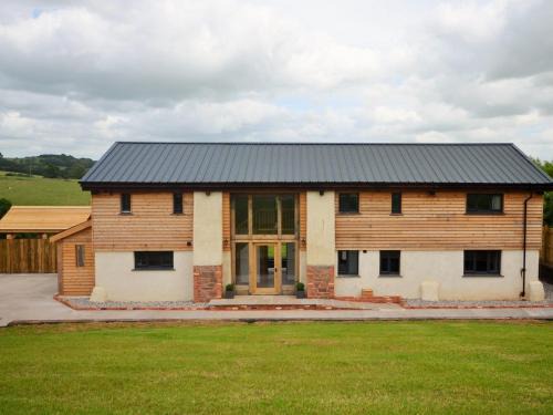 Tiverton House | 5 Bed in Tiverton 48151