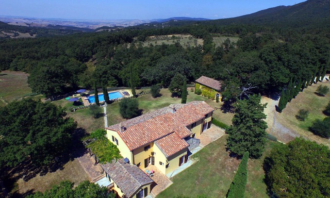 San Casciano dei Bagni Villa | 5 bedrooms, private pool, wifi, 10min from San Casciano dei Bagni, amazing views