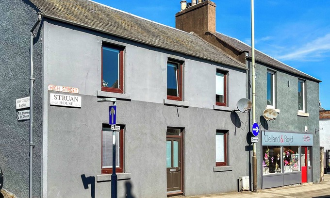 Murthly Cottage | 5 bedroom accommodation in Blairgowrie