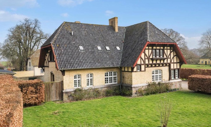 Naestved House | 5 Bedroom Cozy Home In Næstved