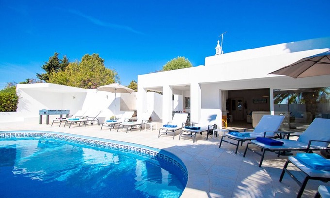 Mato Serrao Villa | 5 bedroom detached villa with private pool and maid service, Carvoeiron