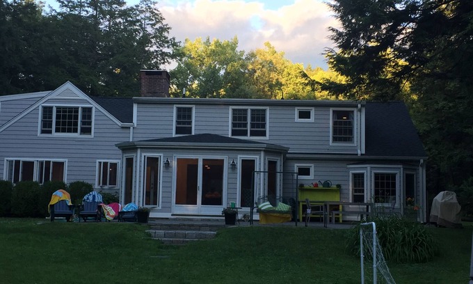 Lakeville House | 5-bedroom house with gunite pool on 2 acres. Hot tub and wood burning fire place