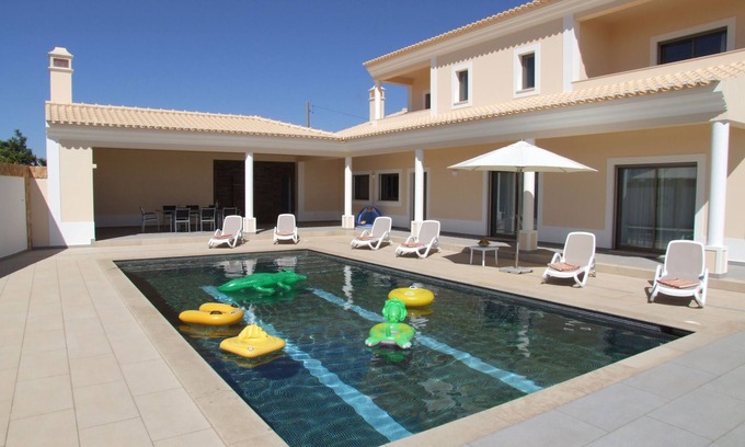 Sesmarias Villa | 5 Bedroom Luxury Villa with Private Heated Pool. Air Con & WIFI