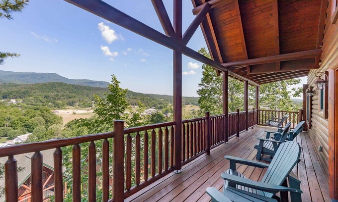Gatlinburg - Pigeon Forge Cabin | 5 BR Family Cabin in Wear's Valley: Hot Tub, Pool Table, Arcade, Free Tickets!