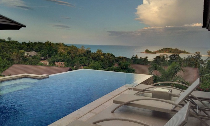 Choeng Mon Villa | 5 BR Sea View Private Pool Villa Short Walk to Choeng Mon Beach