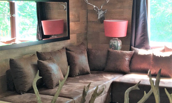 Munchen District Condo | 5* Chalet ambience with large garden | 15 min Munich City | 10 min Oktoberfest