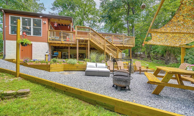 Millville House | 5 Mi to Harpers Ferry NHP: Quiet Home w/Deck