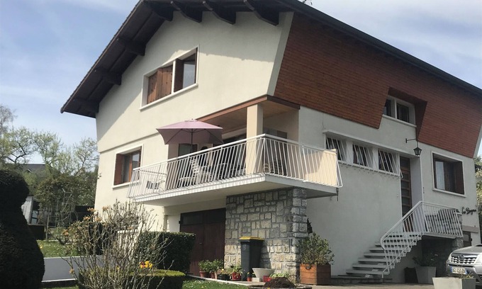 Seynod Apartment | 5 minutes from Annecy? Apartment on 2nd floor of a house with large garden