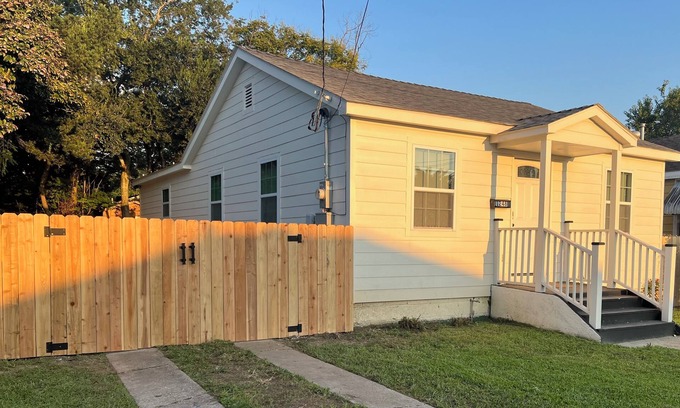 Federal City House | 5 Minutes from Ferry and French Quarter