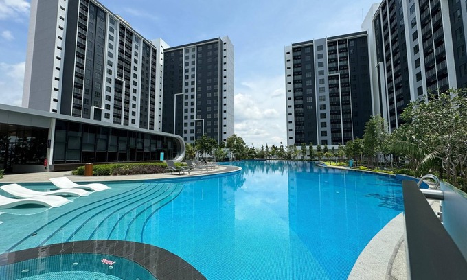 Kuala Langat District Condo | 5 minutes to SplashMania KLIA GamudaCove Fun & Comfort Stay For Family with Kids