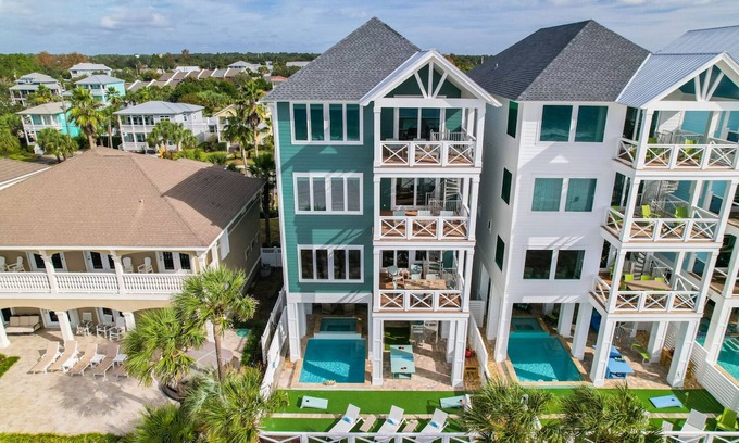 Laguna Beach Estates House | "5 O`Clock Somewhere" Luxury Beachfront + Private Pool