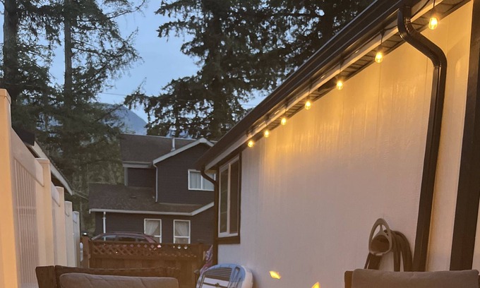 Cultus Lake Cottage | 5 Oclock Somewhere