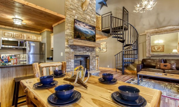 Gatlinburg Condo | 5* Star LUXURY ~ 3BR/3BATH ~ Downtown Gatlinburg ~ WALK EVERYWHERE ~ Sleeps 6