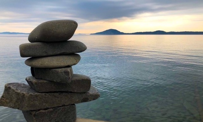 Neebing Cottage | 5 STARS! COTTAGE ON LAKE SUPERIOR Close to Grand Marais, MN & Thunder Bay, ON