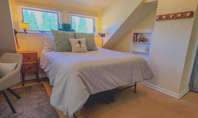 Trenton Hotel | 5 Suite in 1820`s house Open Hearth Inn