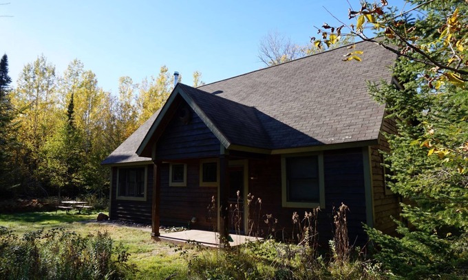 La Pointe Cabin | 50 Acres Private Cabin Nestled in the Woods