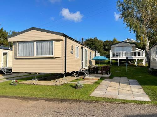 Hamworthy House | 51 Lytchett Bay View, 3 bed, Rockley Park Poole
