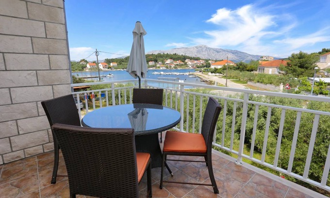 Lumbarda Apartment | 51 m² Apartment ∙ 2 bedrooms ∙ 5 guests