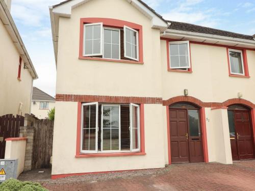 Tralee House | 51 Woodview Park