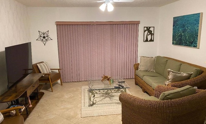 Fort Myers Condo | 55 plus - Travelling professional - 2-bd condo in Fort Myers - 90 day min stay