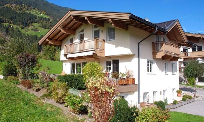 Hippach Apartment | 55m² large apartment with terrace and garden and separate entrance