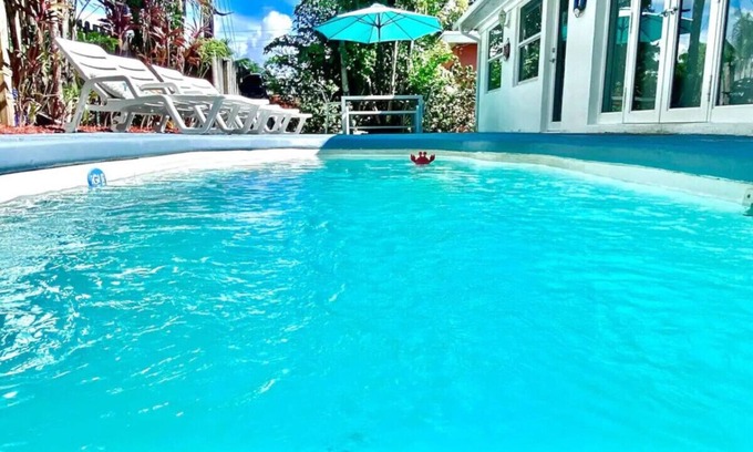 Hollywood Lakes House | 5BD House - Pool+BBQ+King beds | 3 min to beach