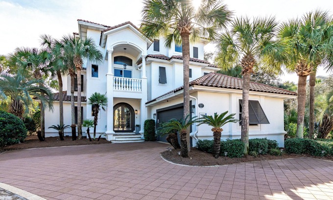 Fort Walton Beach - Destin House | 5BR 4 Full + 1 Half Bath Private Pool Walk to Beach