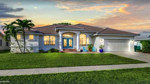 Marco Island House | 5BR Beach House - Private Pool - Beach Access Included