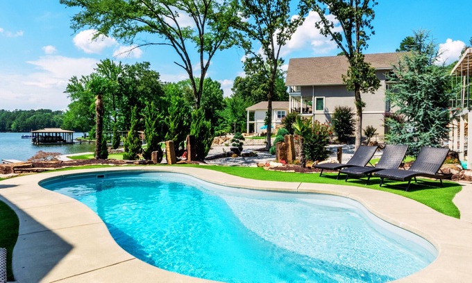 Hot Springs House | 5BR Lakefront With Private Pool, Hot Tub, Putting Green, Arcade, Stunning Views